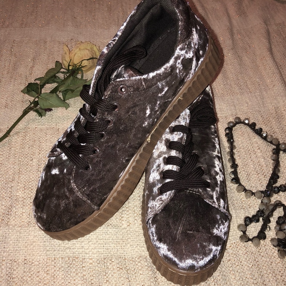 Brown velvet sneakers, brand new!